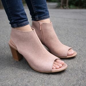 Bueno Buttery Soft Leather Peep-toe Heels